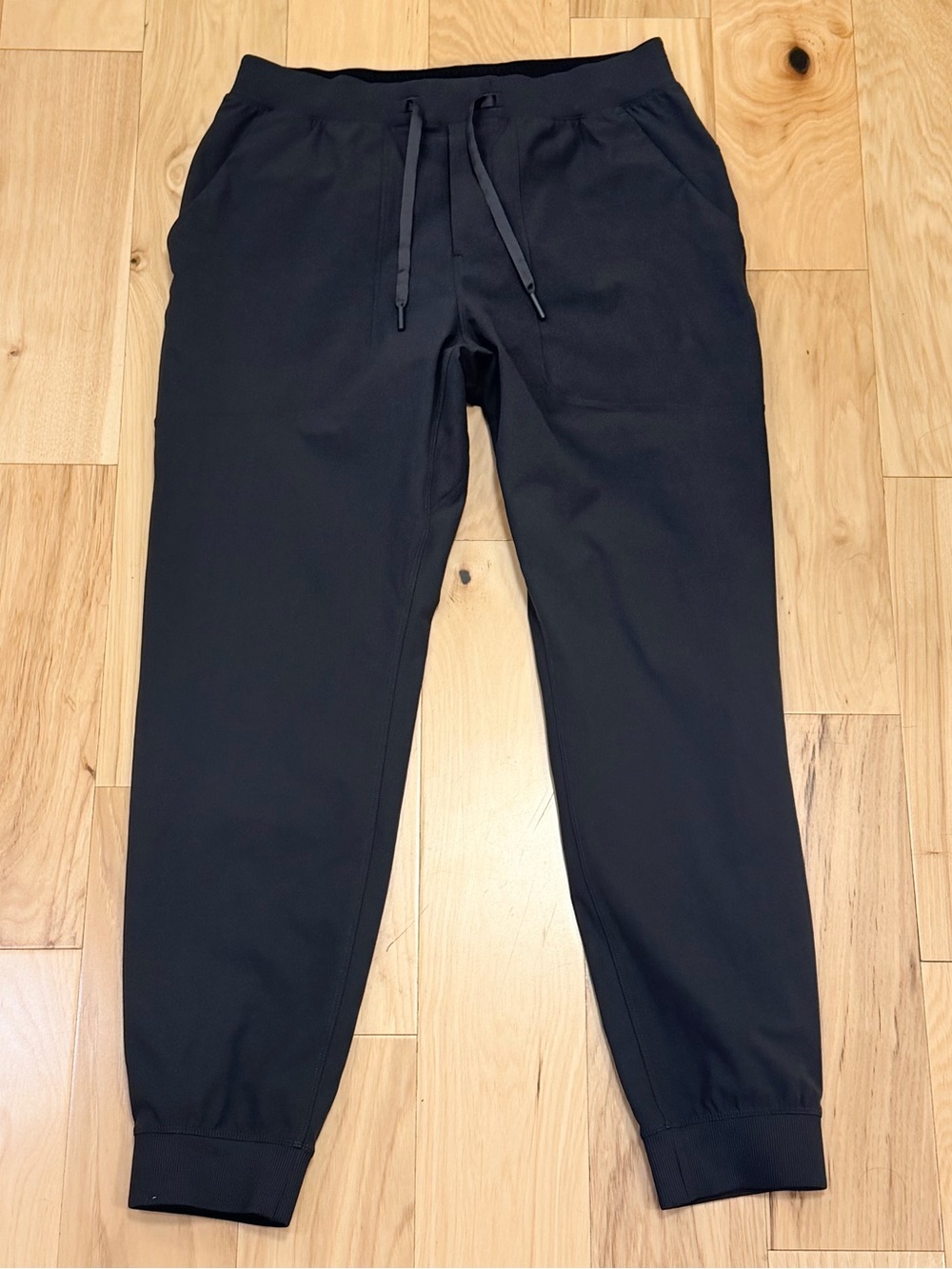 LIKE NEW Lululemon Men’s ABC Warpstreme Joggers *Regular